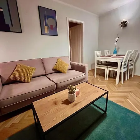 Klimatyczne Mieszkanie Blisko Centrum Apartament Warszawa